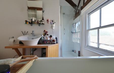 3 bedroom Maisonette for sale in Silver Court, Bancroft, Hitchin