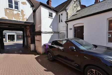 3 bedroom Maisonette for sale in Silver Court, Bancroft, Hitchin
