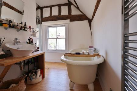 3 bedroom Maisonette for sale in Silver Court, Bancroft, Hitchin