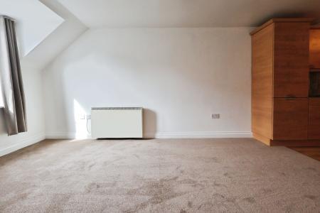 2 bedroom Flat for sale in Sanders Place, Walsworth Road, Hitchin