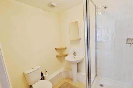 2 bedroom Flat for sale in Sanders Place, Walsworth Road, Hitchin