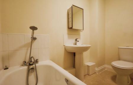 2 bedroom Flat for sale in Sanders Place, Walsworth Road, Hitchin