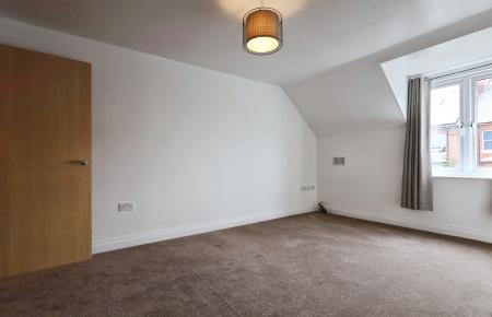 2 bedroom Flat for sale in Sanders Place, Walsworth Road, Hitchin