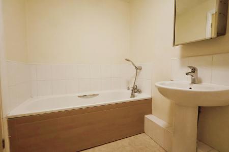 2 bedroom Flat for sale in Sanders Place, Walsworth Road, Hitchin
