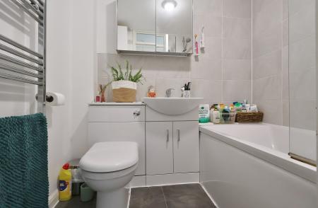 2 bedroom Flat for sale in Westbrook Court, Stevenage Road, Hitchin