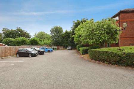 2 bedroom Flat for sale in Westbrook Court, Stevenage Road, Hitchin