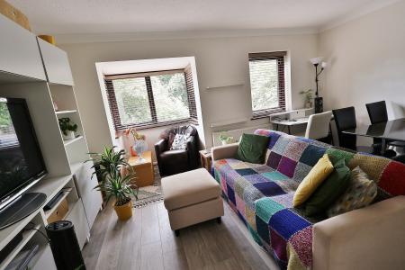 2 bedroom Flat for sale in Westbrook Court, Stevenage Road, Hitchin