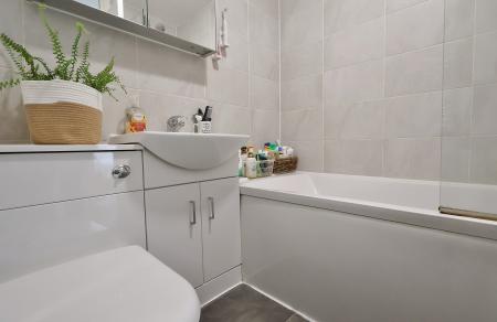 2 bedroom Flat for sale in Westbrook Court, Stevenage Road, Hitchin