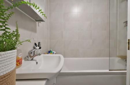 2 bedroom Flat for sale in Westbrook Court, Stevenage Road, Hitchin
