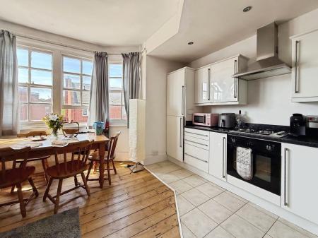 2 bedroom Maisonette to let in Nightingale Road, Hitchin, SG5