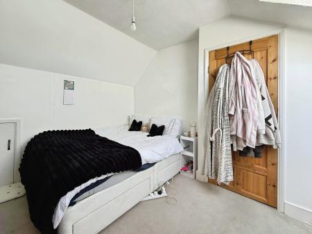 2 bedroom Maisonette to let in Nightingale Road, Hitchin, SG5