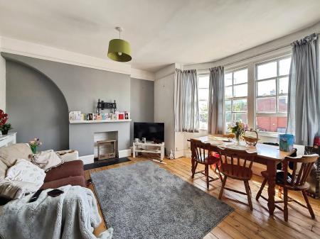 2 bedroom Maisonette to let in Nightingale Road, Hitchin, SG5