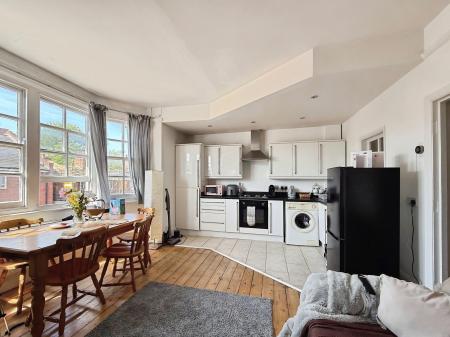 2 bedroom Maisonette to let in Nightingale Road, Hitchin, SG5