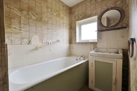 3 bedroom Terraced House for sale in Westmill Road, Hitchin
