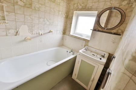 3 bedroom Terraced House for sale in Westmill Road, Hitchin
