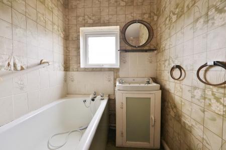 3 bedroom Terraced House for sale in Westmill Road, Hitchin