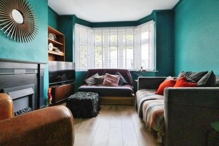 4 bedroom Semi-detached house for sale in Cambridge Road, Hitchin