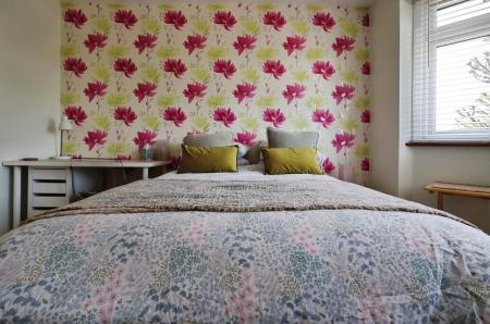 4 bedroom Semi-detached house for sale in Cambridge Road, Hitchin
