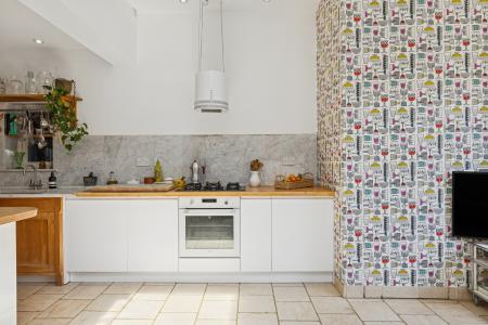 4 bedroom Semi-detached house for sale in Cambridge Road, Hitchin