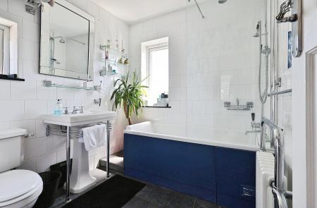 4 bedroom Semi-detached house for sale in Cambridge Road, Hitchin