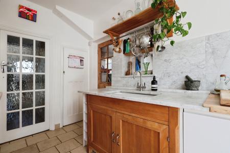 4 bedroom Semi-detached house for sale in Cambridge Road, Hitchin