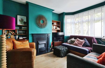 4 bedroom Semi-detached house for sale in Cambridge Road, Hitchin