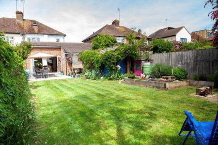 4 bedroom Semi-detached house for sale in Cambridge Road, Hitchin