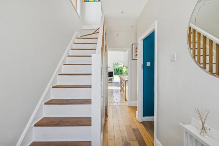 4 bedroom Semi-detached house for sale in Cambridge Road, Hitchin