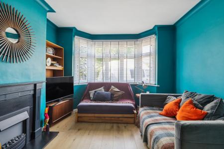 4 bedroom Semi-detached house for sale in Cambridge Road, Hitchin