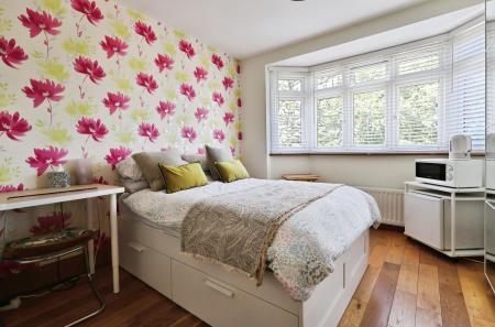 4 bedroom Semi-detached house for sale in Cambridge Road, Hitchin