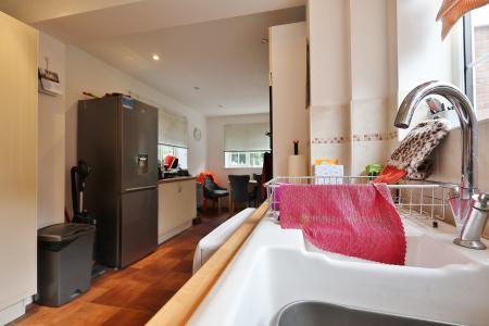 2 bedroom Bungalow for sale in Ninesprings Way, Hitchin