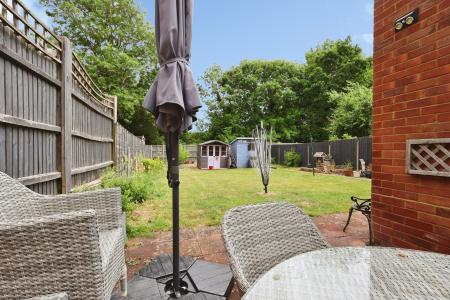 2 bedroom Bungalow for sale in Ninesprings Way, Hitchin