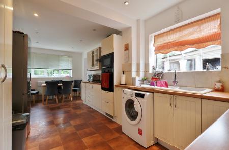 2 bedroom Bungalow for sale in Ninesprings Way, Hitchin