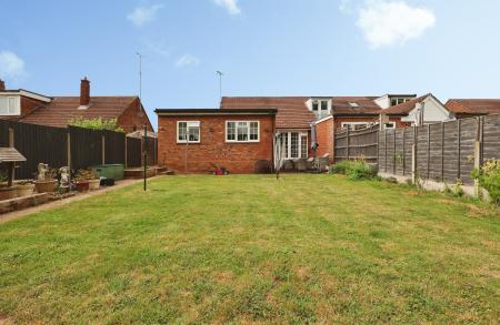 2 bedroom Bungalow for sale in Ninesprings Way, Hitchin