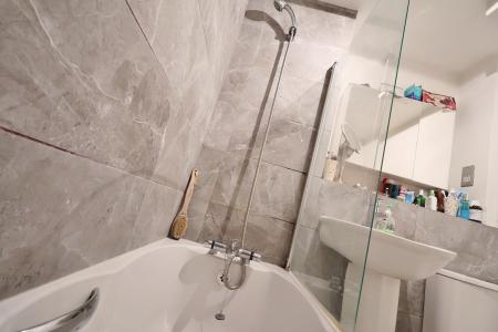 2 bedroom Flat for sale in Sharps Court, Cooks Way, Hitchin