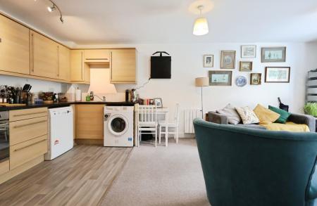 2 bedroom Flat for sale in Sharps Court, Cooks Way, Hitchin