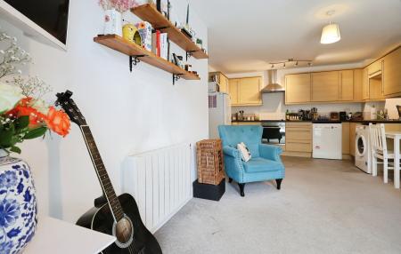 2 bedroom Flat for sale in Sharps Court, Cooks Way, Hitchin