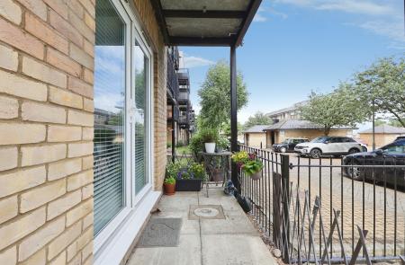 2 bedroom Flat for sale in Sharps Court, Cooks Way, Hitchin