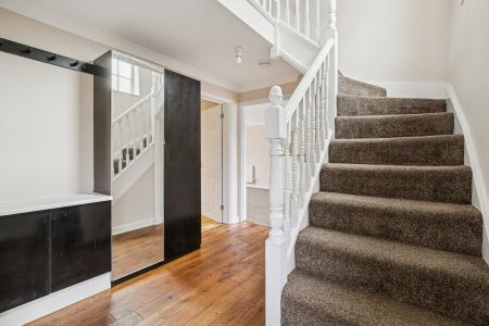 5 bedroom Detached house to let in Wedgewood Road, Hitchin, SG4
