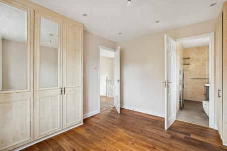 5 bedroom Detached house to let in Wedgewood Road, Hitchin, SG4