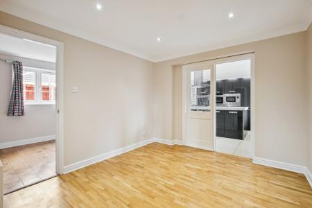 5 bedroom Detached house to let in Wedgewood Road, Hitchin, SG4