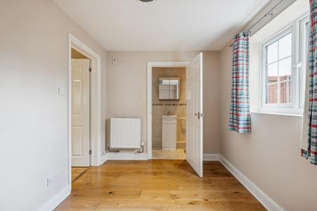 5 bedroom Detached house to let in Wedgewood Road, Hitchin, SG4