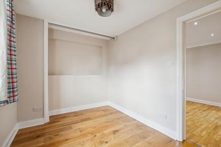 5 bedroom Detached house to let in Wedgewood Road, Hitchin, SG4