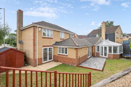 5 bedroom Detached house to let in Wedgewood Road, Hitchin, SG4