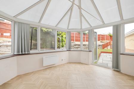 5 bedroom Detached house to let in Wedgewood Road, Hitchin, SG4