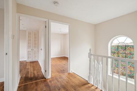 5 bedroom Detached house to let in Wedgewood Road, Hitchin, SG4