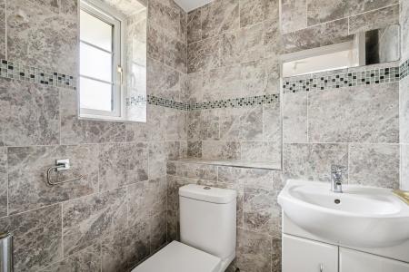 5 bedroom Detached house to let in Wedgewood Road, Hitchin, SG4