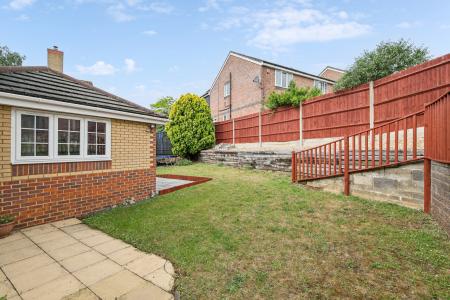 5 bedroom Detached house to let in Wedgewood Road, Hitchin, SG4