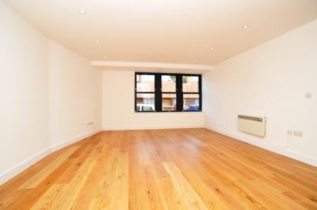 2 bedroom Flat to let in Bancroft, Hitchin, SG5