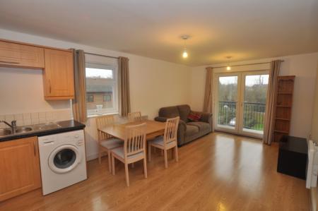 2 bedroom Flat to let in Sharps Court, Hitchin, SG4